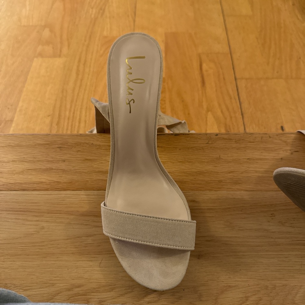 Lulu's tie heels